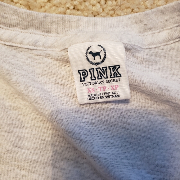 Victoria's Secret PINK| T-shirt - Picture 2 of 2